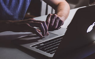 爱游戏体育平台-季后赛门票秒抢，粉丝热情难以抵挡，季后赛门票分成