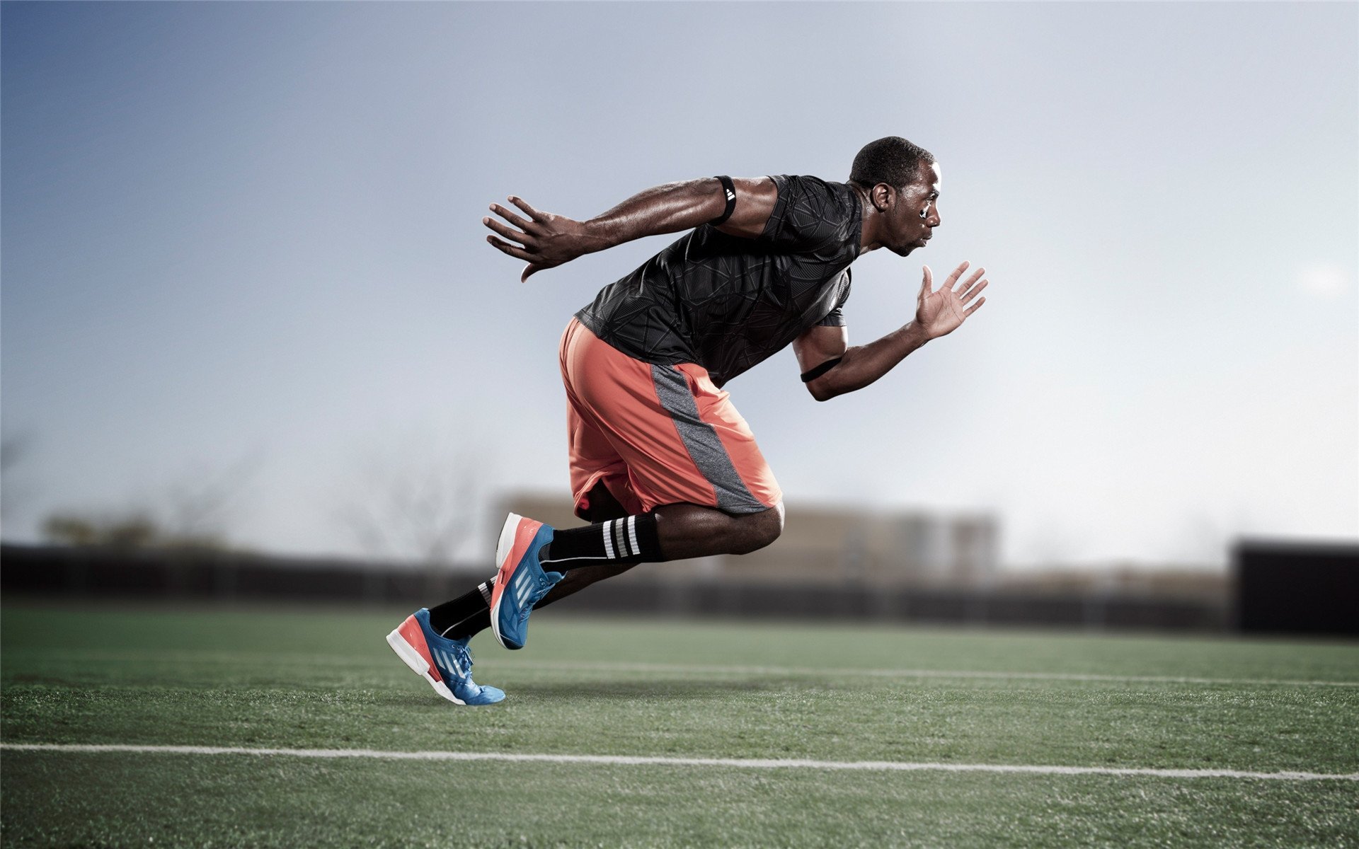 诸如足球短视频、直播带货等新兴盈利模式崛起,短视频足球类自媒体